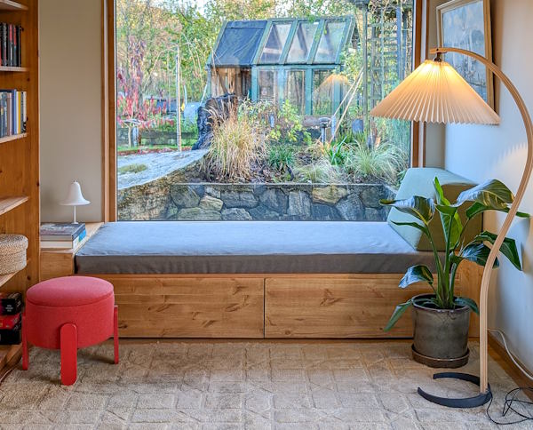 Benkepute / sittepute i vindu