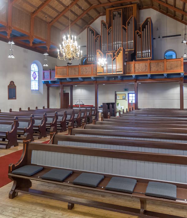 Puter på mål levert til kirke og kirkebenker i Sunbrella Sooty